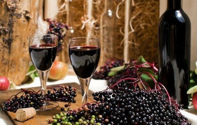 Il vino di sambuco: un rimedio naturale che purifica il sangue e rivitalizza l’organismo