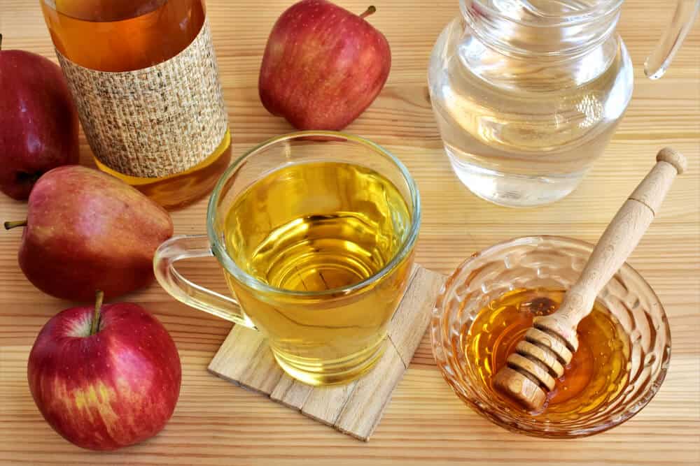 Aceto di mele con miele: un mix benefico per l’organismo, modalità di preparazione e consumo