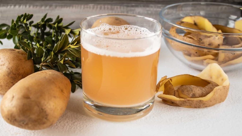 Il succo di patate crude: un rimedio per lo stomaco, come prepararlo, quando, quanto e come consumarlo
