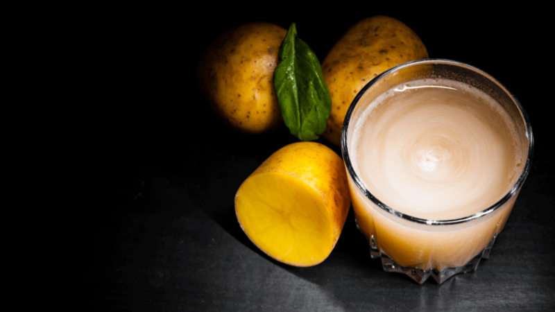 Succo di patata cruda: rimedio semplice per gastrite, ulcere e reflusso acido