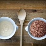 Perché bere kefir con semi di lino al mattino?