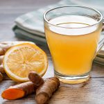 Tè di zenzero con curcuma: ricetta facile da preparare con benefici importanti per la salute