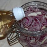 Ricetta dei tempi di guerra con cipolla e aceto: un antibiotico naturale per tutta la famiglia
