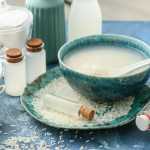 Acqua di riso: perché i nonni la conservano e come la usavano come trattamento
