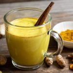 La curcuma, il medicinale naturale che riduce l’infiammazione a livello cellulare, aiutando a trattare l’artrite e altre malattie infiammatorie croniche