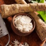 Cataplasma con rafano grattugiato: ricetta antica per raffreddore e congestione polmonare (applicazione e controindicazioni)