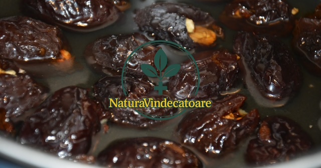 Acqua in cui si cuociono le prugne secche: bevanda dolce per intestini pigri (ricetta e consumo)
