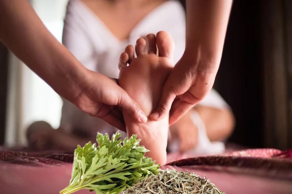 Cosa succede se massaggi i piedi con tintura di assenzio