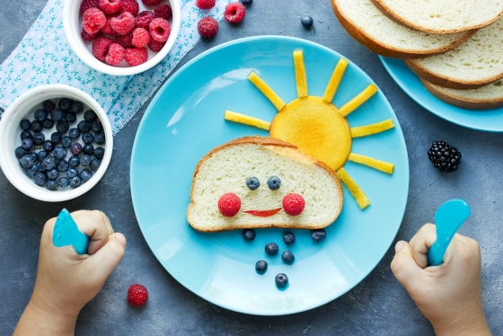 Cosa mangiare al mattino per stare bene: gli alimenti che scombussolano il nostro organismo senza che ce ne accorgiamo