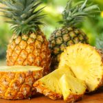 Il ananas è un frutto molto gustoso e offre una moltitudine di benefici potenti per la salute