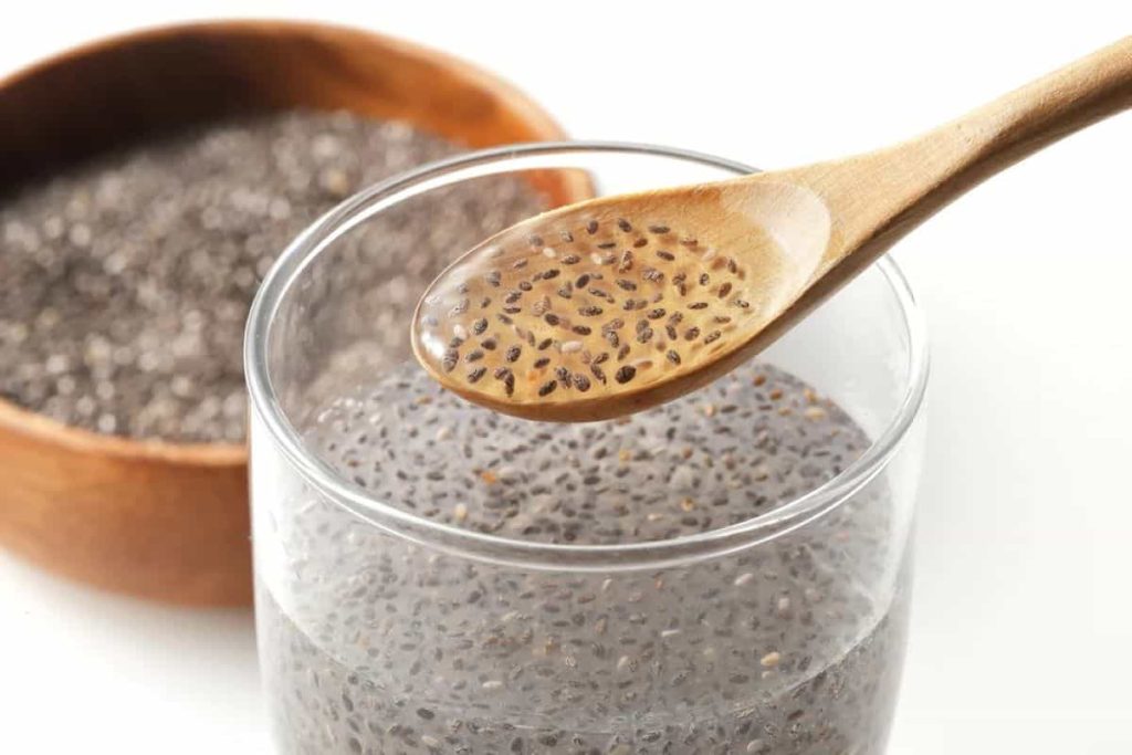 Acqua con chia, al mattino, per la perdita di peso: quanto aiuta?