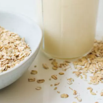 Come si prepara l’acqua d’avena che calma lo stomaco irritato