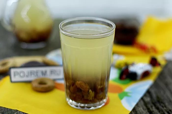 Acqua con uvetta al mattino: un rituale salutare per il tuo corpo
