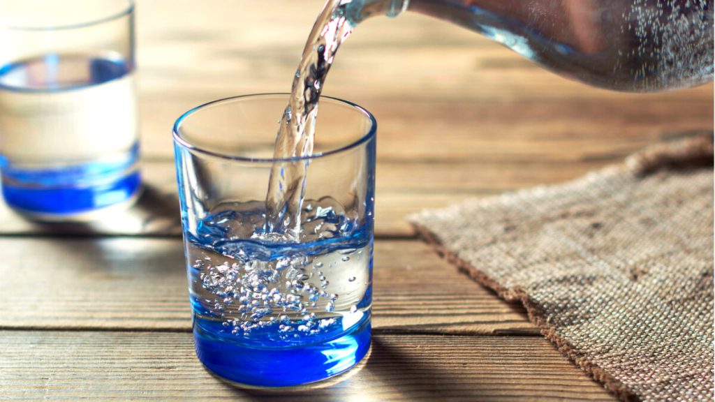 Il ruolo essenziale del consumo di acqua a stomaco vuoto: Benefici scientificamente dimostrati