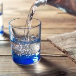 L’acqua viva previene le malattie e ci mantiene giovani. Medico: È efficace anche nel trattamento dei tumori