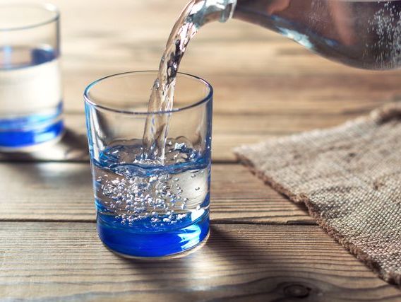 L’acqua viva previene le malattie e ci mantiene giovani. Medico: È efficace anche nel trattamento dei tumori