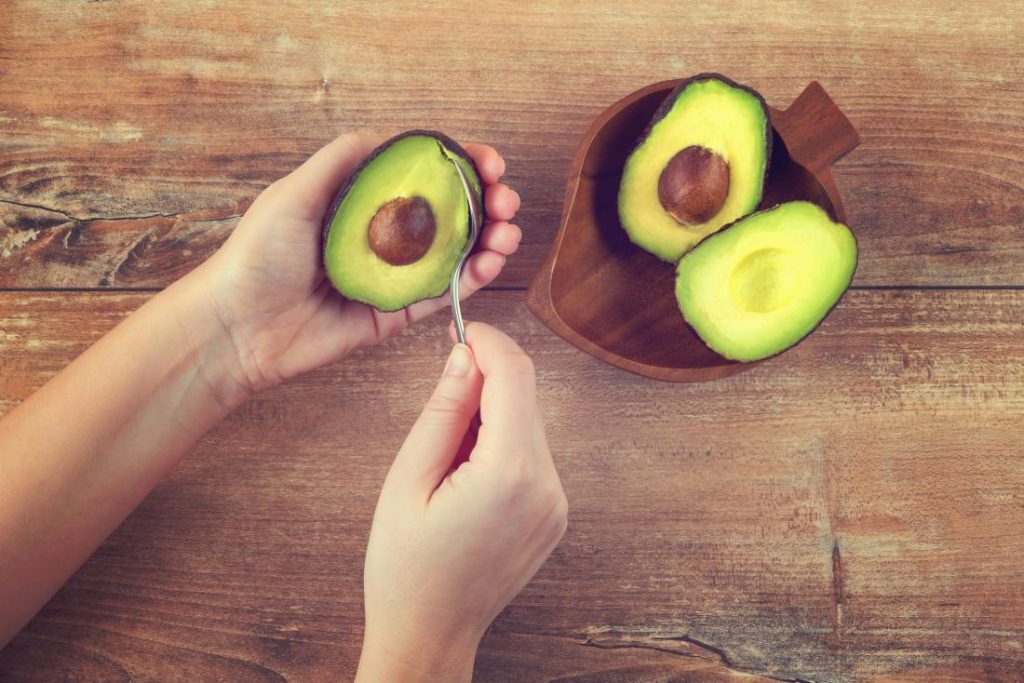 L’avocado è uno dei frutti più nutrienti del pianeta! E forse uno dei più salutari! Consumalo spesso, ma con moderazione: