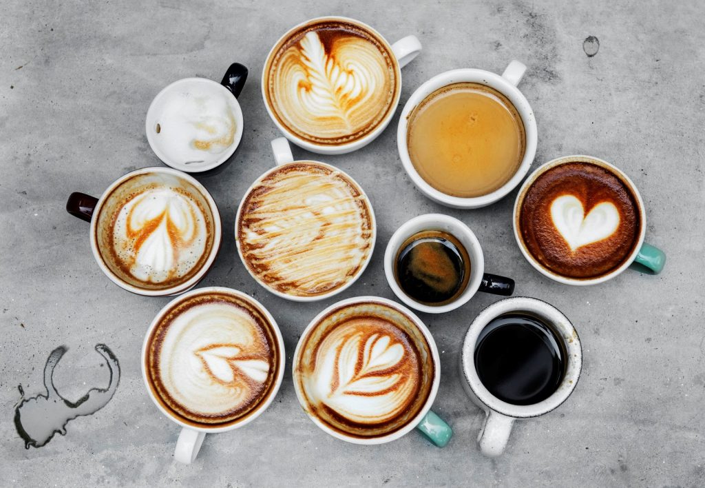 Perché il caffè è una delle bevande più popolari e quali benefici può avere