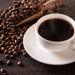 Il caffè rallenta l’invecchiamento del cervello, secondo un nuovo studio giapponese: scopri quali altri benefici sono stati scoperti