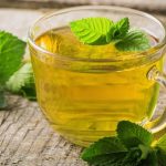 Tè di menta particolarmente efficace per molte affezioni come emicranie, asma, affaticamento fisico, bronchite e molte altre