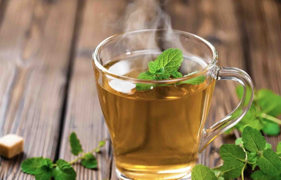 Perché non è consigliabile bere tè alla menta se hai queste condizioni