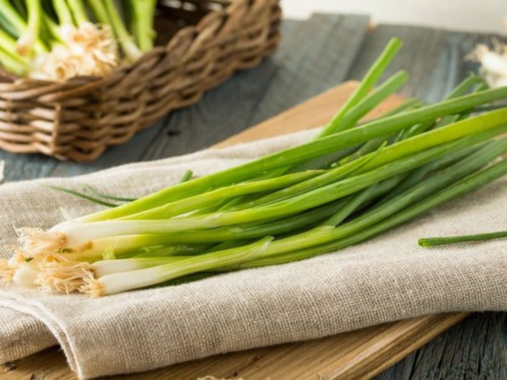 La cipolla verde: il rimedio naturale con poteri detoxificanti