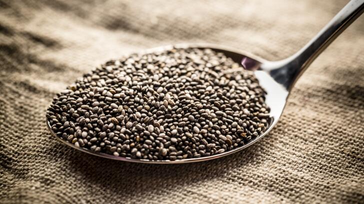 I benefici dei semi di chia: Super-alimento Omega-3, ricco di proteine