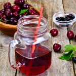 Rimedio con ciliegie o vino per la gotta riduce in modo naturale il livello di acido urico nel sangue