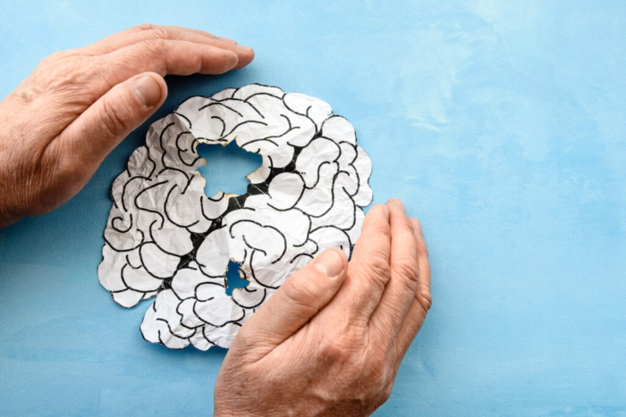 La vitamina che protegge il cervello: La sua mancanza può portare a perdita di memoria e disturbi neurologici