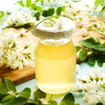 Olio di fiori di acacia: come prepararlo per i dolori alla schiena