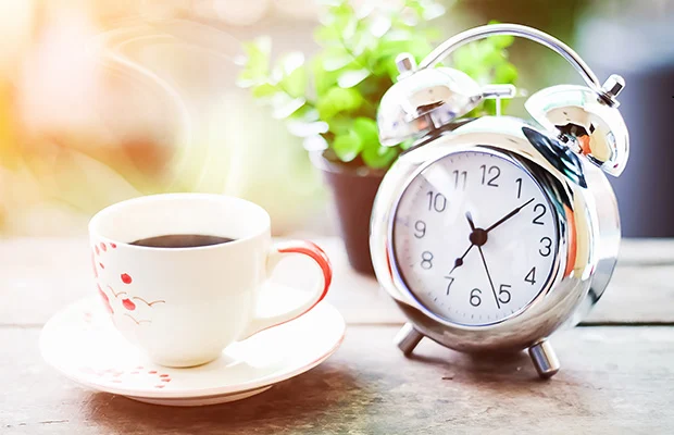 Caffè del mattino: quanto è sicuro a stomaco vuoto?