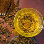 Acqua di chiodi di garofano: ricetta naturale per la digestione, l’immunità e la purificazione dell’organismo