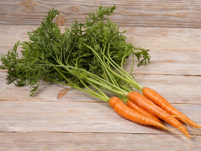 Le foglie di carota sono più ricche di nutrienti rispetto alla carota stessa? Scopri quali benefici straordinari hanno