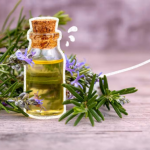 Come utilizzare il rosmarino per capelli più resistenti e cuoio capelluto sano