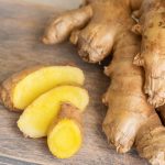 Rimedio naturale con zenzero per la cura delle arterie, riduzione del colesterolo e dello zucchero nel sangue