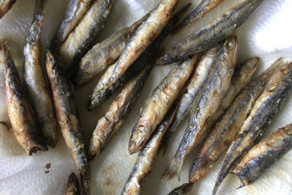 Il pesce più economico che riduce il colesterolo e dissolve i coaguli di sangue