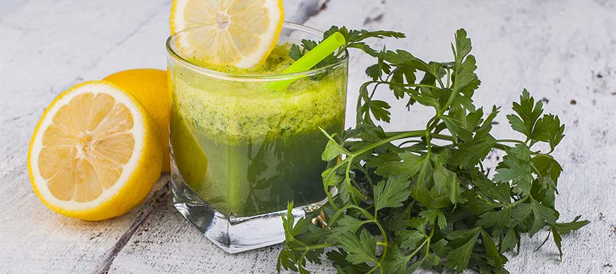 Succo di prezzemolo: Elisir verde per sangue, reni e pelle