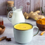 Latte con curcuma e cannella: oro liquido per le articolazioni (ricetta, consumo e controindicazioni)