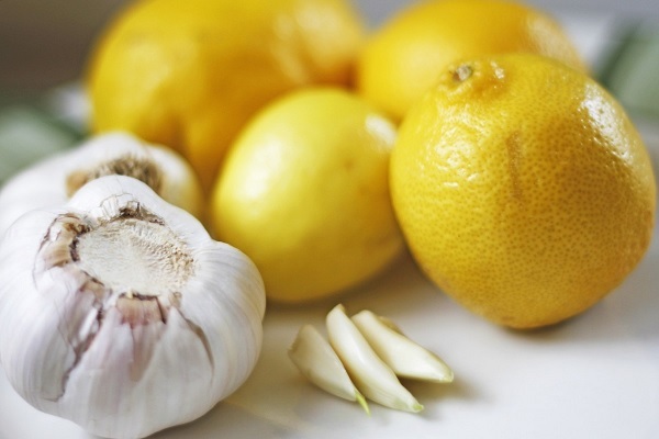 Hai dell’aglio e limone in casa? Fai questa combinazione e vedi cosa succede in 7 giorni