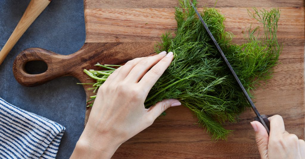 Benefici sorprendenti del prezzemolo, un tesoro in ogni cucina