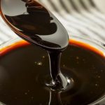 Melassa utilizzata come rimedio naturale per trattare una vasta gamma di affezioni