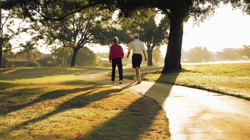 Camminare 30 min/giorno: i benefici confermati per il tuo cuore