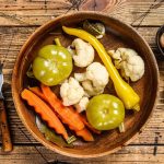 I sottaceti sono super-salutari (in quantità moderate) grazie al processo di fermentazione: scopri quali meravigliosi benefici hanno