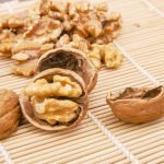 Le noci romenești sono molto ricche di nutrienti e incredibilmente salutari