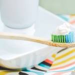 Pasta di denti naturale (ricetta) dice no agli ingredienti chimici nella pasta di denti