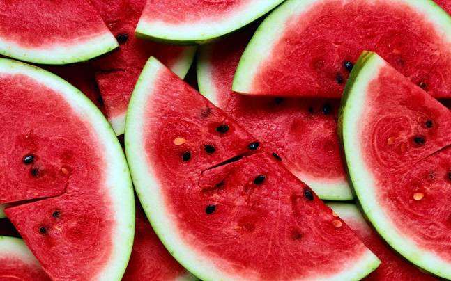 Lo sapevi che i cocomeri sono delle vere e proprie miniere di vitamine? Scopri quanto sono benefici per il tuo organismo