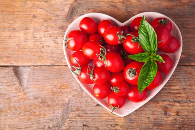 Le pomodori e la salute del cuore: benefici scientificamente dimostrati e ricette semplici per ogni giorno