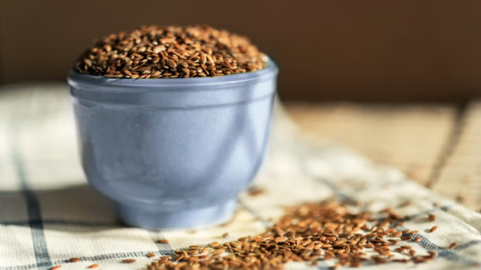 La cura con semi di lino per la stitichezza cronica: rimedi semplici ed efficaci supportati dalla scienza (ricette e modalità di preparazione)