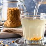 Aqua di avena fermentata (ricetta e controindicazioni) per la pulizia del colon e la regolazione della glicemia in un solo passo