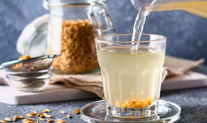 Aqua di avena fermentata (ricetta e controindicazioni) per la pulizia del colon e la regolazione della glicemia in un solo passo
